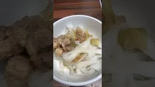 Thumbnail: Slightly hang over glass noodle
