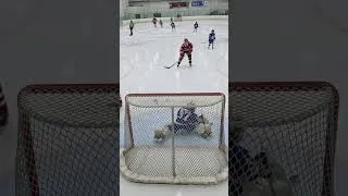 Thumbnail: This nine-year-old goalie is incredible! 🤯