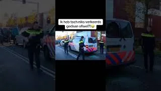 Thumbnail: Man trapt de ruiten van een politie busje eruit