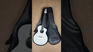 Thumbnail: Unboxing my New Guitar 🎸