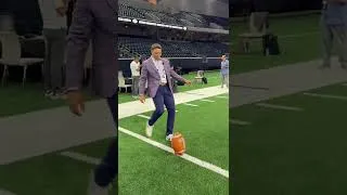Thumbnail: How hard could it be? Taylor McHargue & West Virginia OL Nick Krahe *attempt* a 5-YD FG 👀 #football