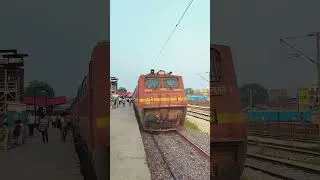 Thumbnail: Ara junction pe passenger train  ka koi bhalu nahin h #biharicarryvlog #train #locomotive #shorts