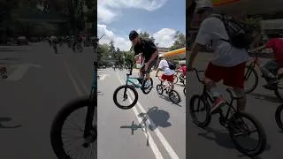 Thumbnail: Huge BMX Ride Takes Over Mexico City 🚲🇲🇽