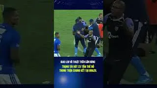 Thumbnail: Giao lưu võ thuật trên sân bóng | Trọng tài rút 23 tấm thẻ đỏ trong trận chung kết tại Brazil