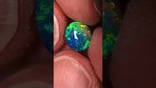 Thumbnail: Transformation From Rough Opal To Cut
