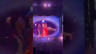 Thumbnail: Angel Baby Cam at MetLife Stadium, night 2. 🤣 #brunomars
