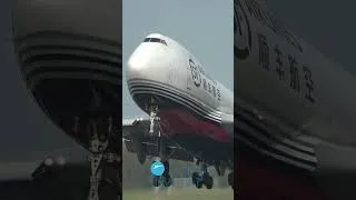 Thumbnail: HEAVY BOEING 747 DEPARTURE