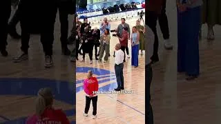 Thumbnail: Obama surprised WNBA All Stars before practice at Home Court