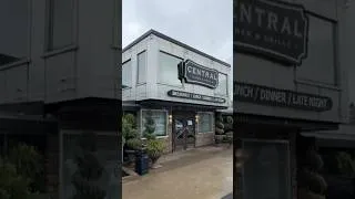 Thumbnail: Video shows confrontation between apparent ICE agents and restaurant manager
