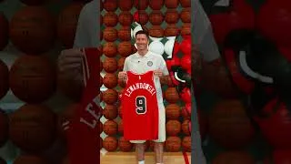 Thumbnail: Soccer legend Robert Lewandowski stopped by the United Center⚽️ #chicagobulls #nba #chicagofire #mls