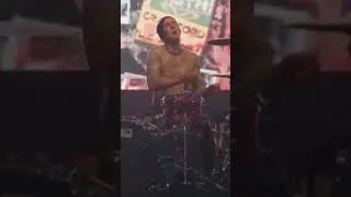Thumbnail: Tom Delonge had a heat stroke during the show in Asunción, Paraguay 2024.