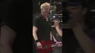 Thumbnail: The Offspring fans at Lollapalooza Argentina were INSANE