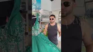 Thumbnail: LARRY HERNANDEZ REGALA EL VESTIDO DE LOS 15 DE SU HIJA👍🙏🏻 #gift #blessed #viralshorts