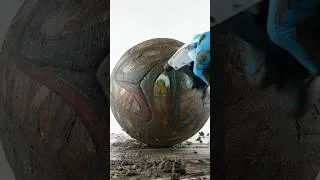 Thumbnail: Speed Cleaning The DIRTIEST World Cup 2014 Brazuca Match Ball!