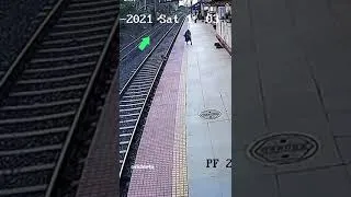 Thumbnail: Every Field have Brave People | Salute to Railway Worker Who saved the Kid