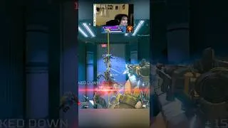 Thumbnail: bloodhound moment // #apexlegends #apexclips #apexcommunity #1v3 #apexranked