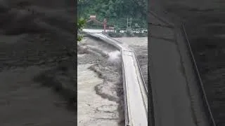 Thumbnail: 🇳🇵 Nepal Flood Tragedy: Death Toll Hits 165, Over 1,800 Missing 💔🙏