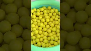 Thumbnail: Ball pit diving! #como #animation #color #shorts