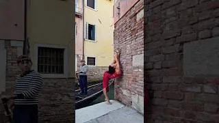 Thumbnail: Surprising Gondola Passengers with Extreme Contortion Moves in Venice