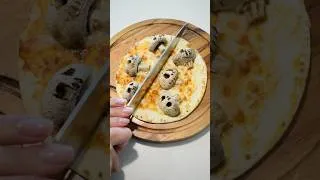 Thumbnail: SCARY  PIZZA. HALLOWEEN SNACK RECIPE 👻 #halloween #pizzahack #snackideas #halloweenrecipe #tortilla