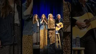Thumbnail: "I Run to You," performed by Linda Davis and the Scott Family