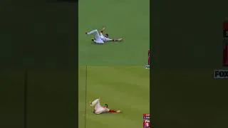 Thumbnail: Castellanos makes identical catches in the 9th inning of Game 1 of the NLDS and of the World Series
