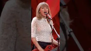 Thumbnail: Taylor Swift sings her dynamic song Red pt4