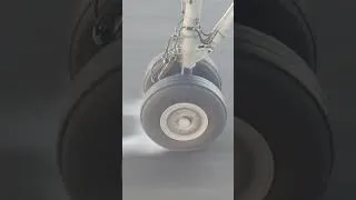 Thumbnail: Bombardier Dash-8 Q400 landing. On my way to #Miami ☺️ #shorts