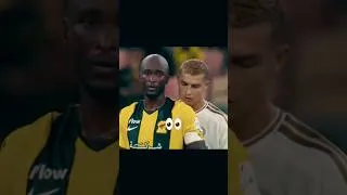 Thumbnail: What was Ronaldo doing 😂👀