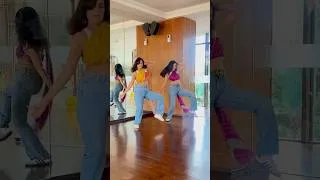 Thumbnail: Saree Ke Fall Sa - R Rajkumar | Shahid, Sonakshi | Dancamaze | Bollywood Dance | YouTube Shorts