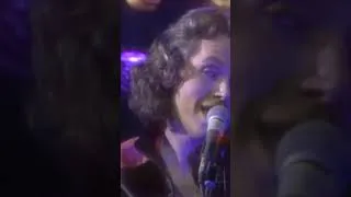 Thumbnail: Walter Egan plays "Magnet and Steel"