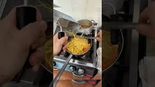 Thumbnail: What chefs REALLY eat before service 🇮🇹