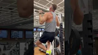 Thumbnail: Pull-ups til failure - got 15 yesterday, not as strong today #pullups #bodybuilding #gym #training