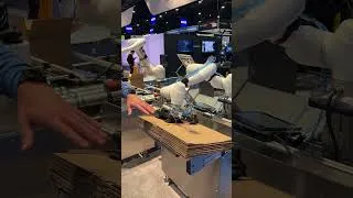Thumbnail: A mobile robot case erector? 📦🏃‍♂️