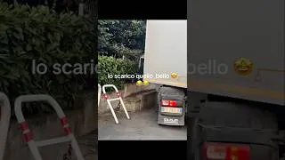 Thumbnail: Trapped Between Wall and Fence! 🧱🚧  xx.flavian.xx #truckdriver #lkw #bigrig #camion #lorry #job