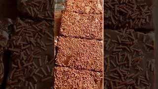 Thumbnail: Easy Chocolate Cake 🍫