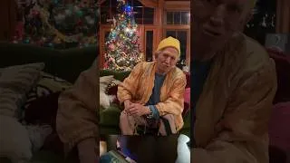 Thumbnail: Keith Richards wishes everyone happy holidays🎄 and a happy new year🥂