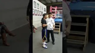Thumbnail: MANNY PACQUIAO ATENDIENDO A FANS.