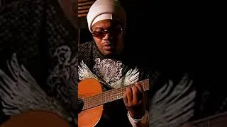 Thumbnail: House legend Romanthony Playing "The Wanderer" on Acoustic Guitar (Electronic Beats TV)