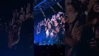 Thumbnail: 😂#theweeknd Sus fans intentaron cantar con él..¡pero terminaron haciéndolo reír en pleno concierto!