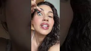 Thumbnail: The easiest false lashes ever using @VelourBeauty