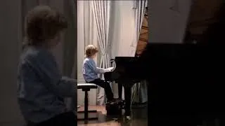 Thumbnail: Emils Carniel (8) Liszt La Campanella pianoforte concerto, imparato senza note a orecchio. #shorts
