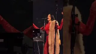 Thumbnail: Dua Lipa pays tribute to Enrique Iglesias with a stunning cover of “Heroe” in Madrid! 🇪🇸