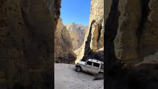 Thumbnail: Most dangerous road 😳😱
