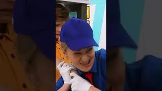 Thumbnail: Eva and Friends are Sneaking Candies into the airplane