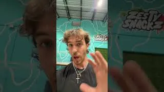 Thumbnail: This thing is massive🤯