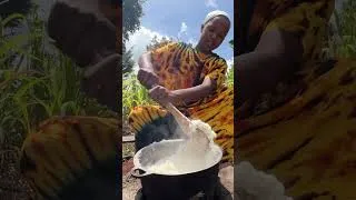 Thumbnail: AFRICAN VILLAGE  GIRL COOKING UGALI LIKE A PRO #fypシ #shortsfeed #africanvillagelife #shorts