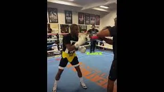 Thumbnail: FLOYD MAYWEATHER SHOWING MANNY PACQUIAO WHAT HE HAS IN STORE
