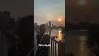 Thumbnail: minneapolis skyline | sunset