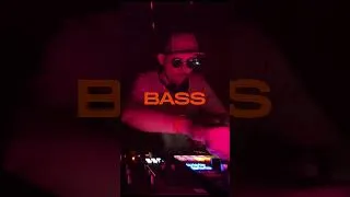 Thumbnail: Recap of WAVY. DJ SET at FRONT #1 #djset #schron #ukg #ukb #bassline #garage  #rave #music  #live